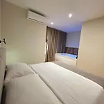 Jacuzzi Living Tirana Center 1 * Tirana