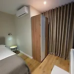 Jacuzzi Living Tirana Center 1 Apartamento