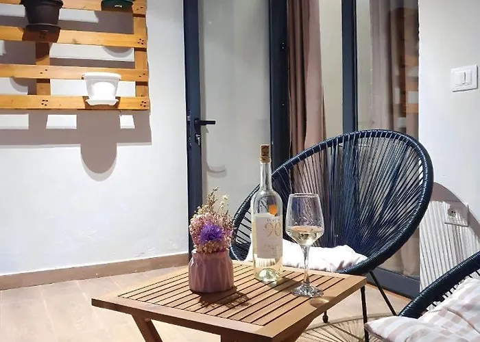 Living Center 1 * 地拉那