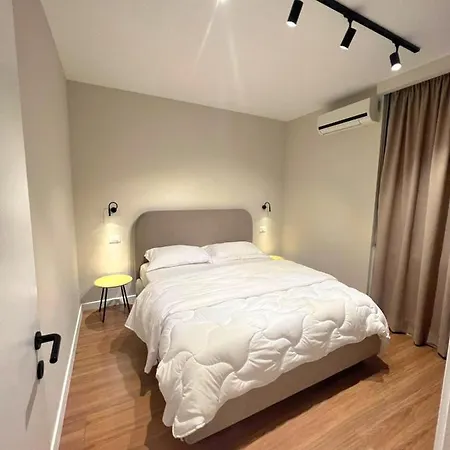 Living Center 1 Апартаменты