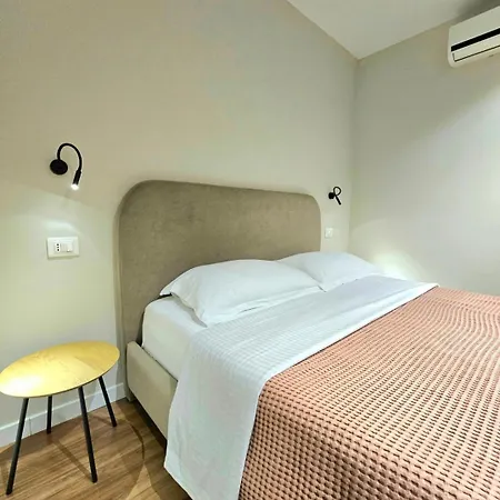 Living Center 1 Апартаменты