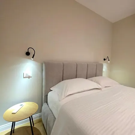 Jacuzzi Living Tirana Center 1 Appartement