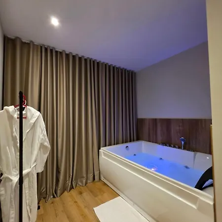 Appartamento Jacuzzi Living Center 1 Tirana