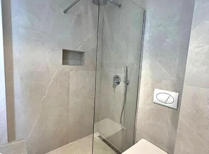 Living Center 1 * Tirana